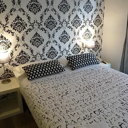 Guest house Q 2*