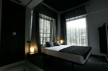 Q Guest house 2*