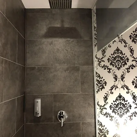 Guest house Q