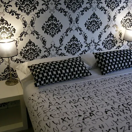 Q Guest house 2*